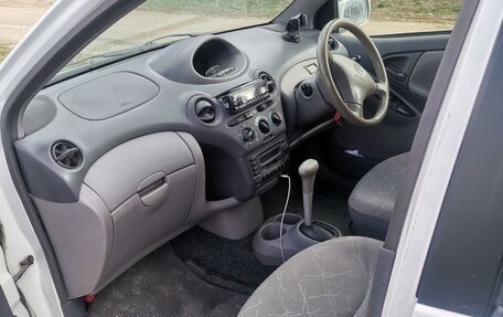 Toyota Platz, 2001 год, 265 000 рублей, 6 фотография