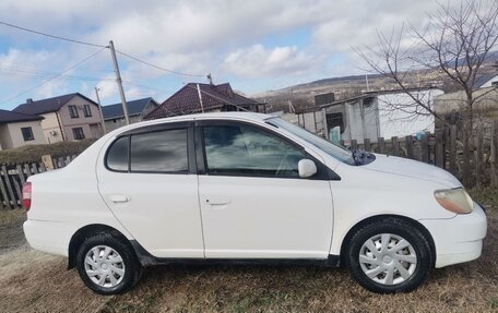 Toyota Platz, 2001 год, 265 000 рублей, 3 фотография