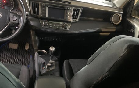 Toyota RAV4, 2013 год, 1 900 000 рублей, 12 фотография