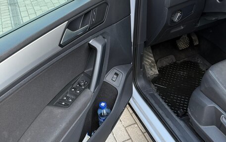 Volkswagen Tiguan II, 2019 год, 2 300 000 рублей, 14 фотография