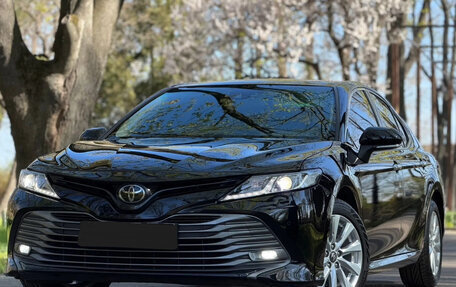 Toyota Camry, 2018 год, 1 520 000 рублей, 3 фотография