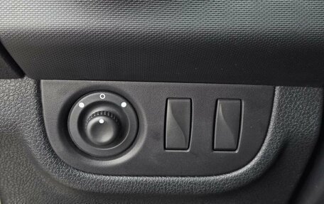 Renault Sandero II рестайлинг, 2016 год, 880 000 рублей, 18 фотография