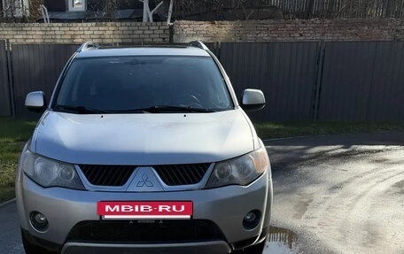 Mitsubishi Outlander III рестайлинг 3, 2008 год, 1 300 000 рублей, 2 фотография