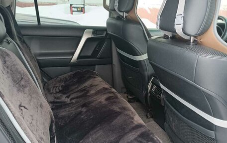 Toyota Land Cruiser Prado 150 рестайлинг 2, 2011 год, 2 900 000 рублей, 5 фотография