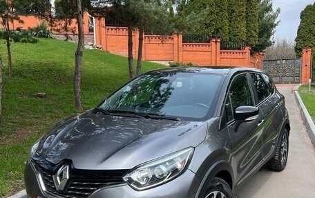 Renault Kaptur I рестайлинг, 2017 год, 1 490 000 рублей, 3 фотография