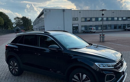 Volkswagen T-Roc I, 2024 год, 3 810 020 рублей, 1 фотография