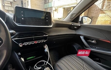 Peugeot 2008 II, 2020 год, 1 750 000 рублей, 6 фотография