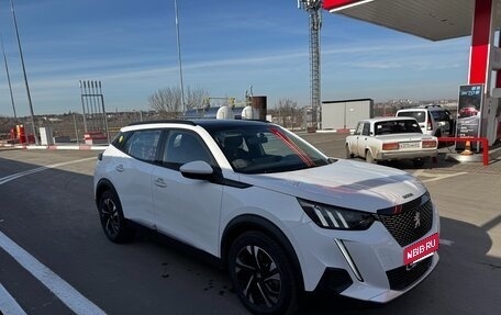 Peugeot 2008 II, 2020 год, 1 750 000 рублей, 2 фотография