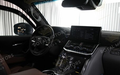 Toyota Land Cruiser, 2022 год, 18 490 000 рублей, 9 фотография