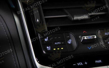 Toyota Land Cruiser, 2022 год, 18 490 000 рублей, 12 фотография