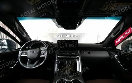 Toyota Land Cruiser, 2022 год, 18 490 000 рублей, 8 фотография