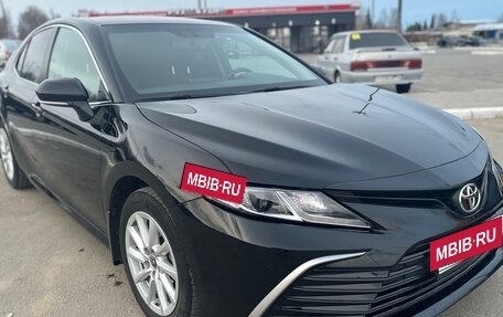 Toyota Camry, 2022 год, 2 690 000 рублей, 2 фотография