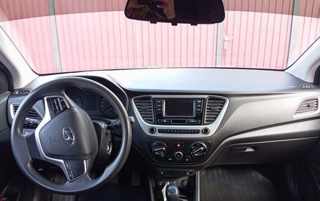 Hyundai Solaris II рестайлинг, 2017 год, 1 270 000 рублей, 2 фотография