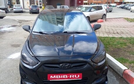 Hyundai Solaris II рестайлинг, 2012 год, 599 999 рублей, 3 фотография