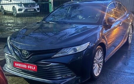 Toyota Camry, 2019 год, 2 350 000 рублей, 1 фотография