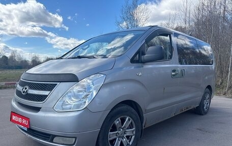 Hyundai Grand Starex Grand Starex I рестайлинг 2, 2011 год, 980 000 рублей, 1 фотография