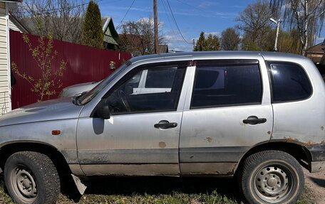 Chevrolet Niva I рестайлинг, 2005 год, 170 000 рублей, 1 фотография