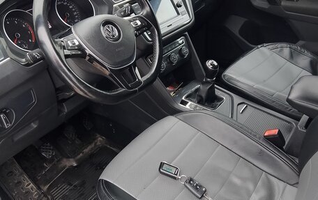 Volkswagen Tiguan II, 2017 год, 1 570 000 рублей, 5 фотография