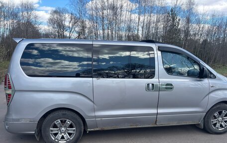 Hyundai Grand Starex Grand Starex I рестайлинг 2, 2011 год, 980 000 рублей, 2 фотография