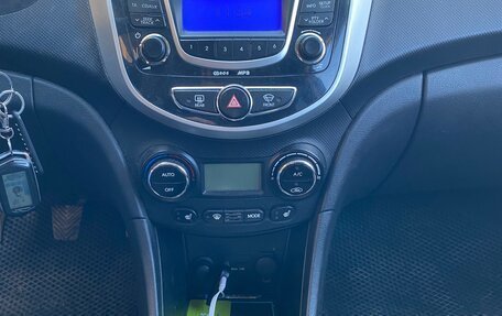 Hyundai Solaris II рестайлинг, 2013 год, 620 000 рублей, 9 фотография