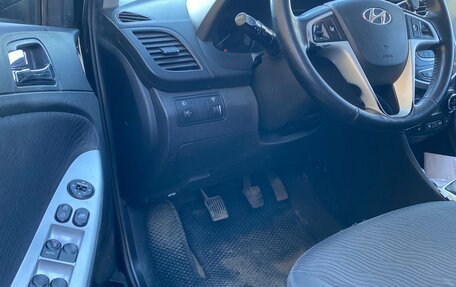 Hyundai Solaris II рестайлинг, 2013 год, 620 000 рублей, 8 фотография