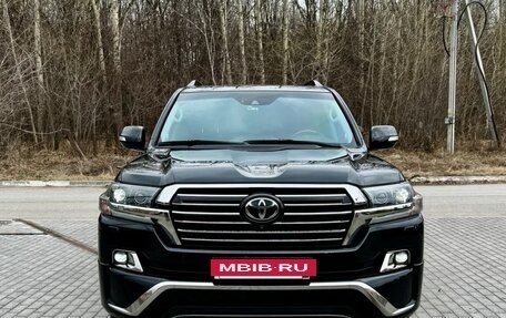 Toyota Land Cruiser 200, 2016 год, 7 000 000 рублей, 3 фотография