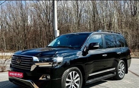 Toyota Land Cruiser 200, 2016 год, 7 000 000 рублей, 6 фотография