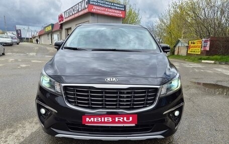KIA Carnival III, 2018 год, 2 499 000 рублей, 2 фотография
