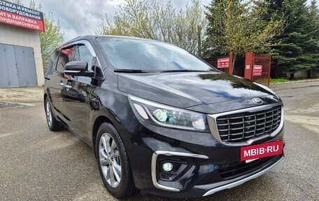 KIA Carnival III, 2018 год, 2 499 000 рублей, 3 фотография