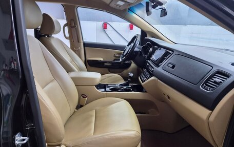 KIA Carnival III, 2018 год, 2 499 000 рублей, 21 фотография