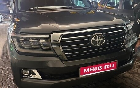 Toyota Land Cruiser 200, 2010 год, 3 000 000 рублей, 3 фотография