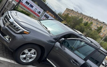 Toyota Land Cruiser 200, 2010 год, 3 000 000 рублей, 10 фотография