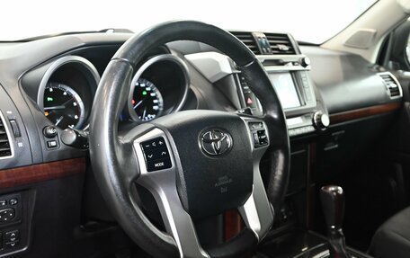 Toyota Land Cruiser Prado 150 рестайлинг 2, 2015 год, 3 450 000 рублей, 13 фотография