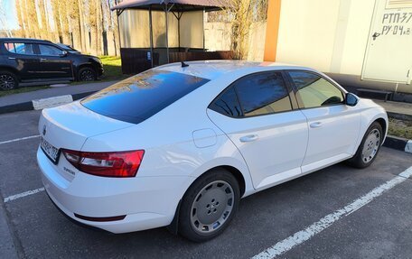 Skoda Superb III рестайлинг, 2018 год, 2 350 000 рублей, 2 фотография