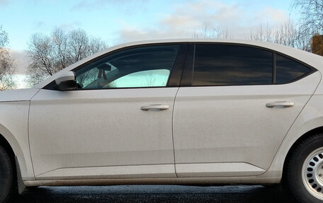 Skoda Superb III рестайлинг, 2018 год, 2 350 000 рублей, 3 фотография