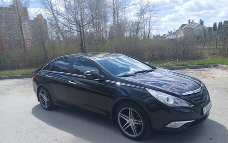 Hyundai Sonata VI, 2012 год, 1 350 000 рублей, 2 фотография