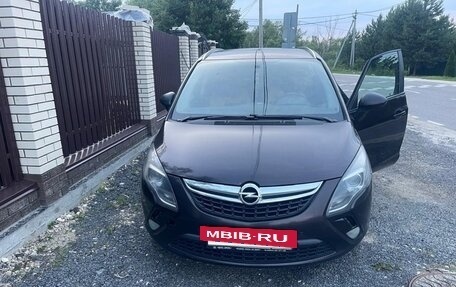 Opel Zafira C рестайлинг, 2013 год, 900 000 рублей, 2 фотография