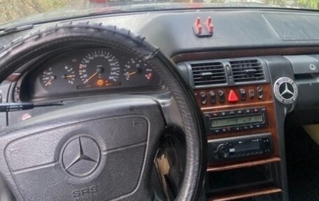 Mercedes-Benz E-Класс, 1995 год, 230 000 рублей, 6 фотография