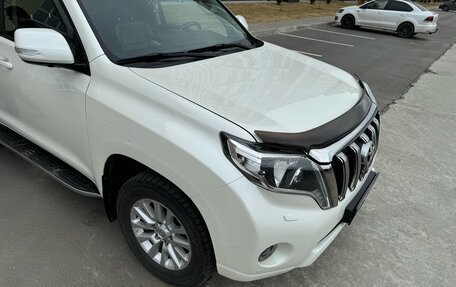 Toyota Land Cruiser Prado 150 рестайлинг 2, 2014 год, 3 200 000 рублей, 2 фотография
