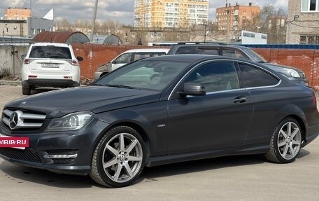 Mercedes-Benz C-Класс, 2011 год, 890 000 рублей, 2 фотография
