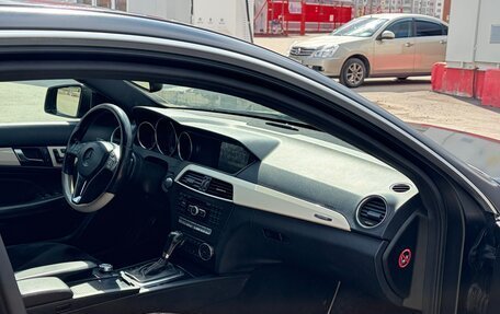 Mercedes-Benz C-Класс, 2011 год, 890 000 рублей, 11 фотография