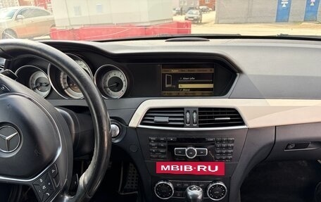 Mercedes-Benz C-Класс, 2011 год, 890 000 рублей, 14 фотография