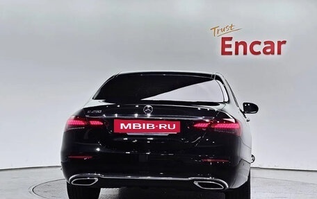 Mercedes-Benz E-Класс, 2023 год, 4 900 173 рублей, 3 фотография