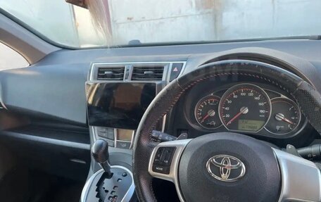 Toyota Ractis II, 2013 год, 850 000 рублей, 3 фотография