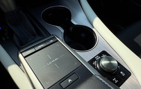 Lexus RX IV рестайлинг, 2021 год, 6 200 000 рублей, 14 фотография