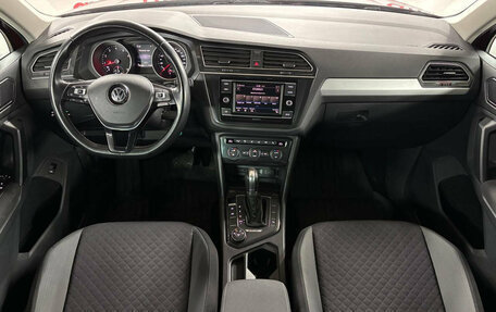 Volkswagen Tiguan II, 2018 год, 2 499 000 рублей, 9 фотография