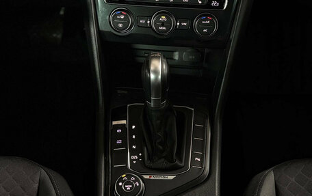 Volkswagen Tiguan II, 2018 год, 2 499 000 рублей, 16 фотография