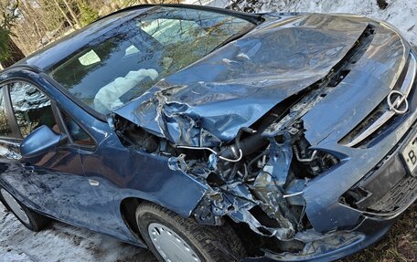 Opel Astra J, 2013 год, 375 000 рублей, 2 фотография