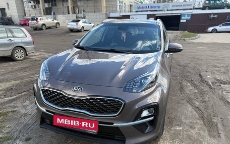 KIA Sportage IV рестайлинг, 2019 год, 2 200 000 рублей, 1 фотография