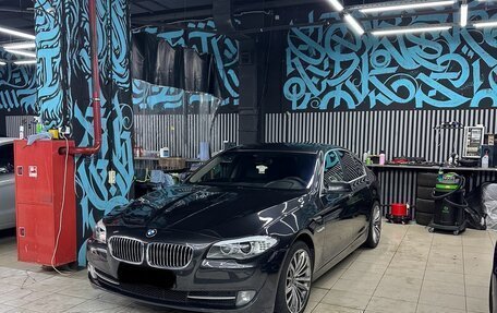 BMW 5 серия, 2011 год, 1 950 000 рублей, 7 фотография